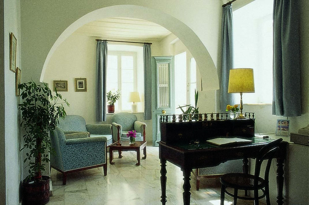 ארמופוליס Hotel Omiros מראה חיצוני תמונה
