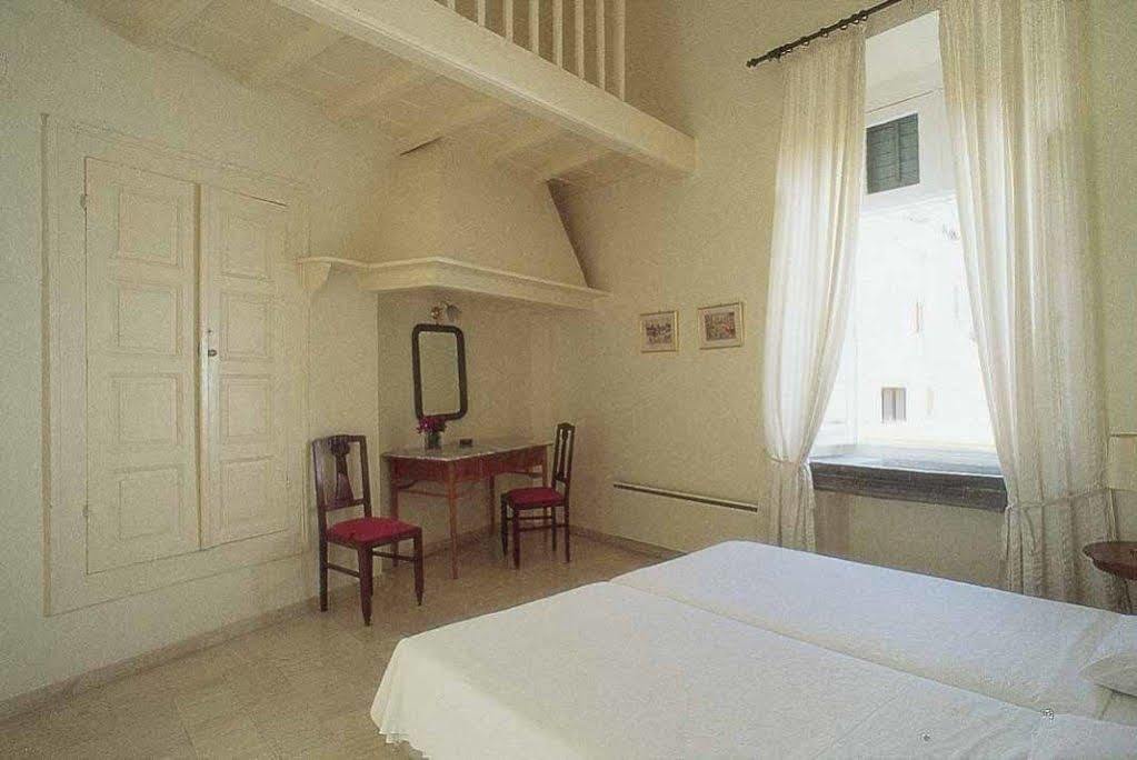 ארמופוליס Hotel Omiros מראה חיצוני תמונה