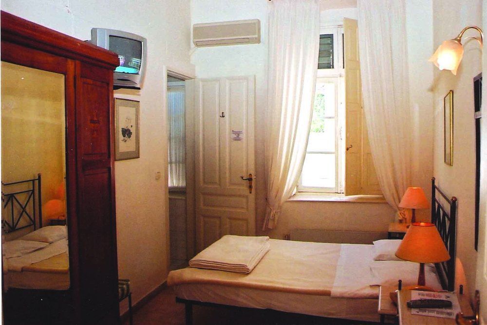 ארמופוליס Hotel Omiros מראה חיצוני תמונה